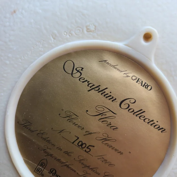 Versace Angelic Plate with Gold and Cream Accents - Picture 6 of 8